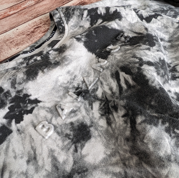 Balance Athletica crop sweatshirt - Picture 2 of 3